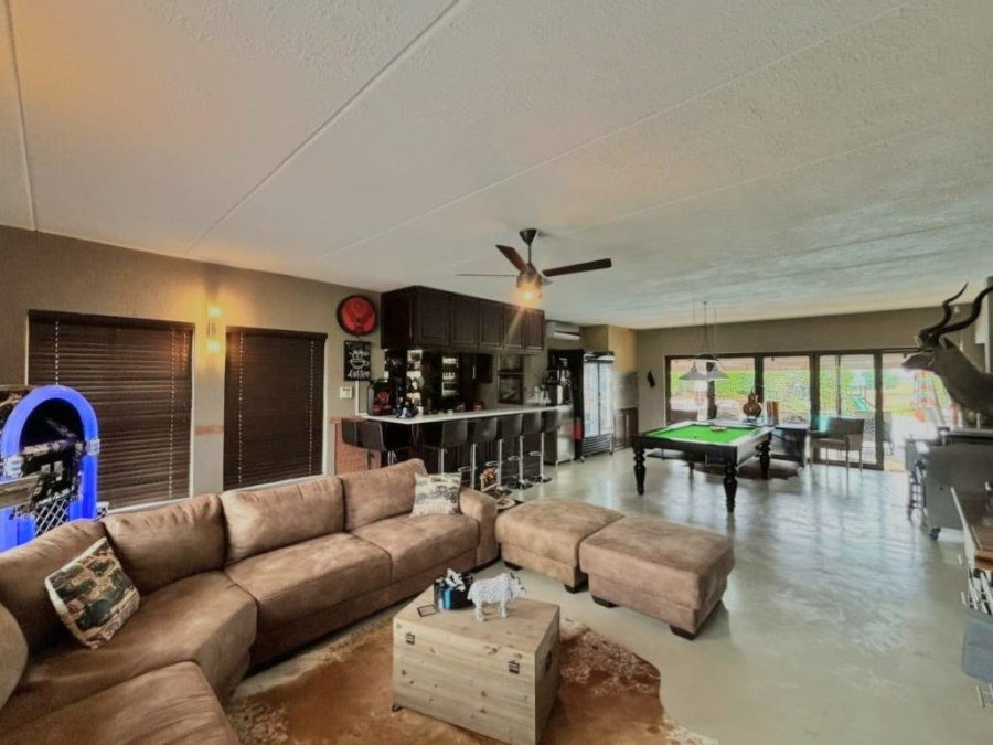 5 Bedroom Property for Sale in Grimbeeck Park North West
